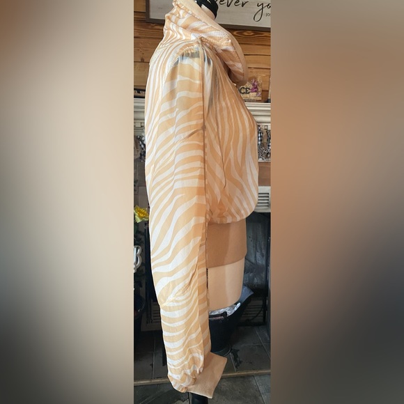 NWOT Free People Movement Tan Zebra Print Cowl neck bottom and sleeve trim - Picture 3 of 14